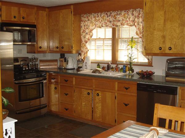 3 Florence Road Methuen, MA 01844 - Photo 5 of 19 Gallery Image 5