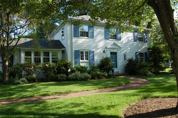 43 Northgate Road Wellesley, MA 02481 - Photo 1 of 13