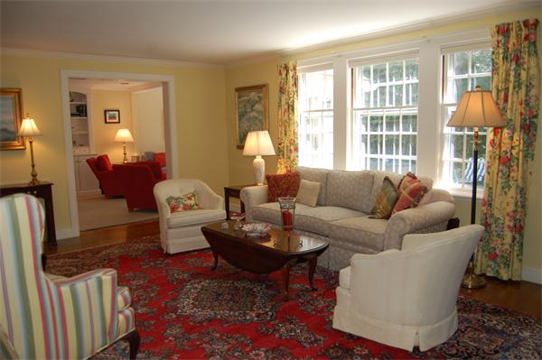 43 Northgate Road Wellesley, MA 02481 - Photo 3 of 13