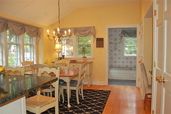 43 Northgate Road Wellesley, MA 02481 - Photo 6 of 13