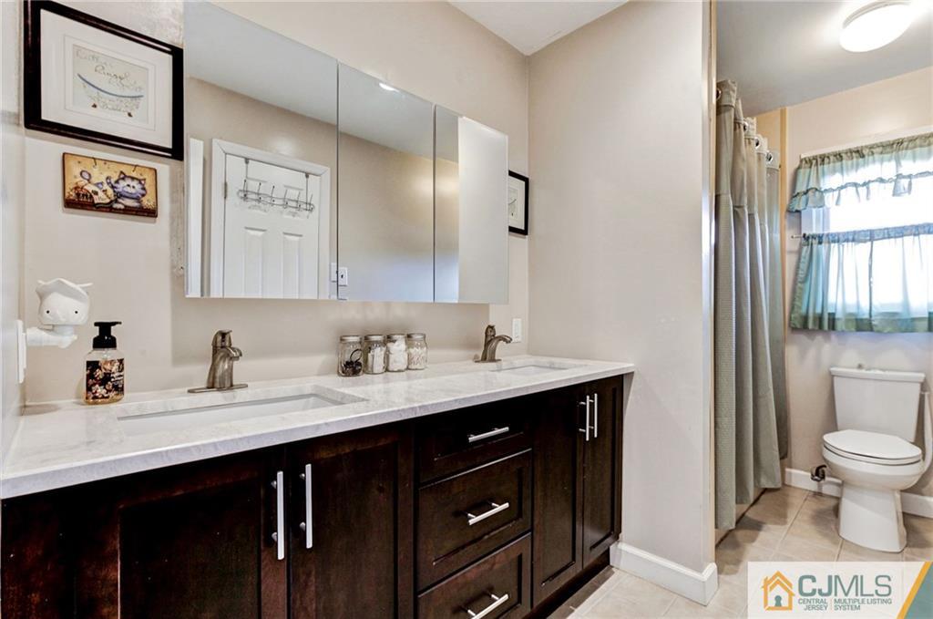 166 Rutherford Avenue Woodbridge, NJ 07095 - Photo 13 of 19 Gallery Image 13