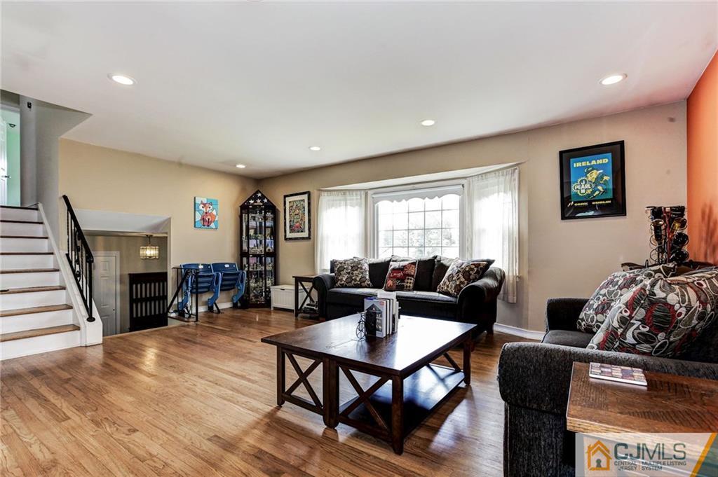 166 Rutherford Avenue Woodbridge, NJ 07095 - Photo 3 of 19 Gallery Image 3