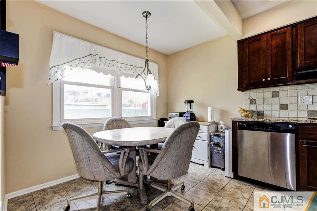 166 Rutherford Avenue Woodbridge, NJ 07095 - Photo 8 of 19 Gallery Image 8