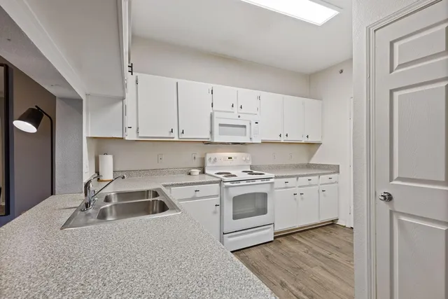 $325,000 | 701 Gibson Drive, Unit 927, Roseville, CA 95678