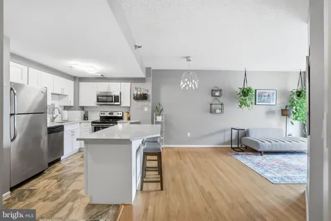 $295,000 | 24 Courthouse Square, Unit 306, Rockville, MD 20850