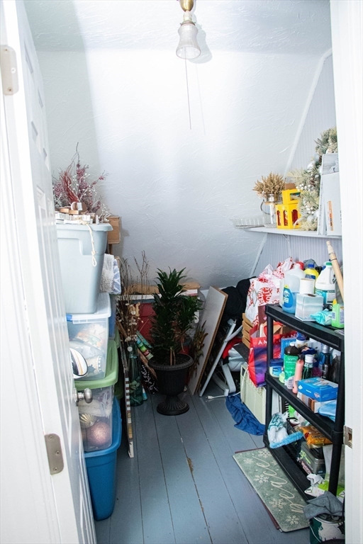 85-87 Slater Street Webster, MA 01570 - Photo 21 of 41 a room with toys and flowers