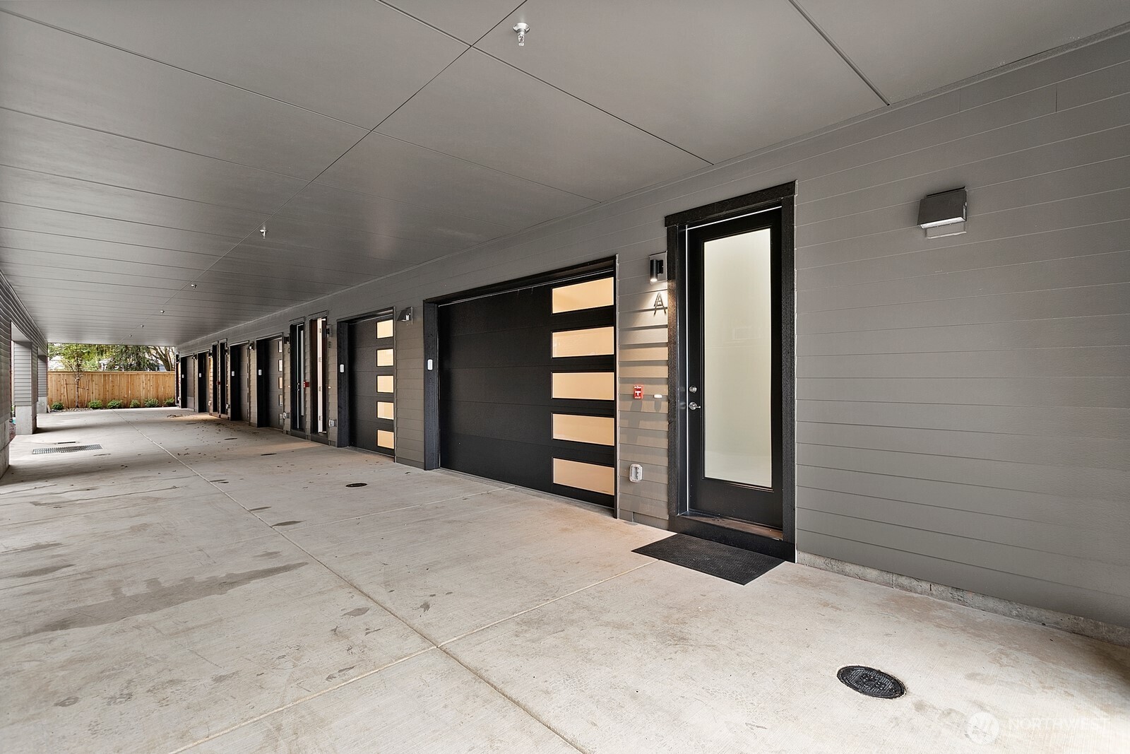 117 Wells Avenue South, Unit F Renton, WA 98057 - Photo 4 of 31