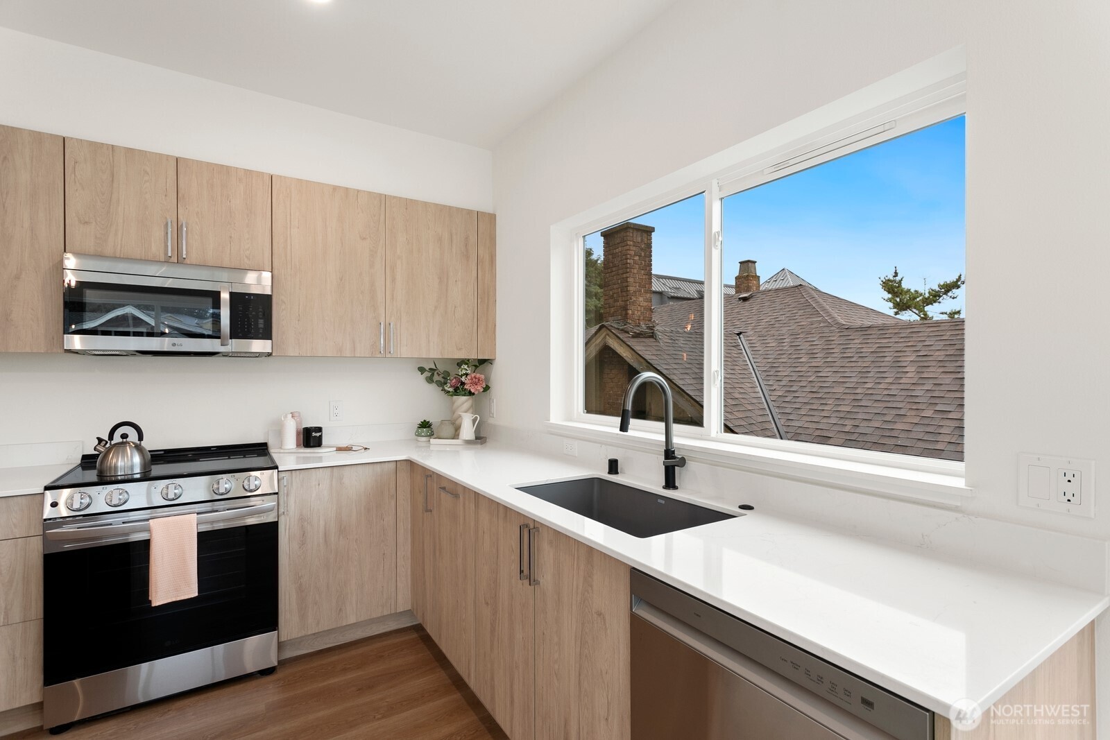 117 Wells Avenue South, Unit F Renton, WA 98057 - Photo 10 of 31