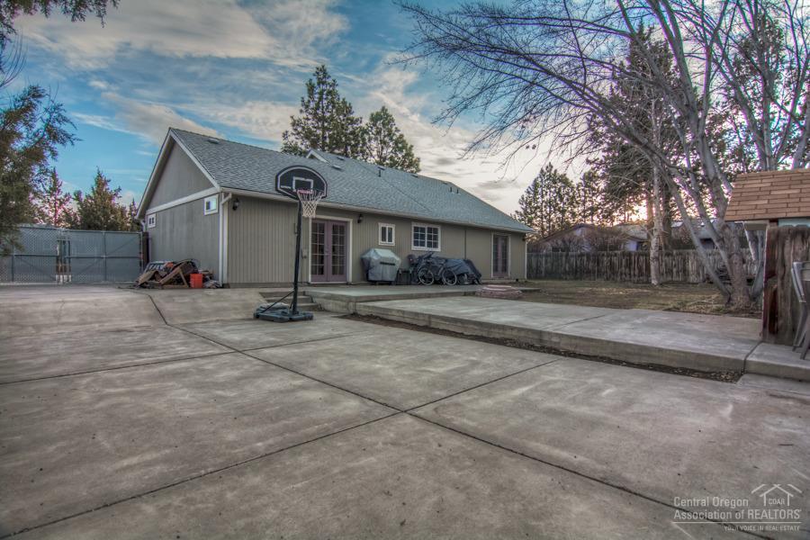 2124 Northeast Wells Acres Road Bend, OR 97701 - Photo 18 of 21 Additional Photo