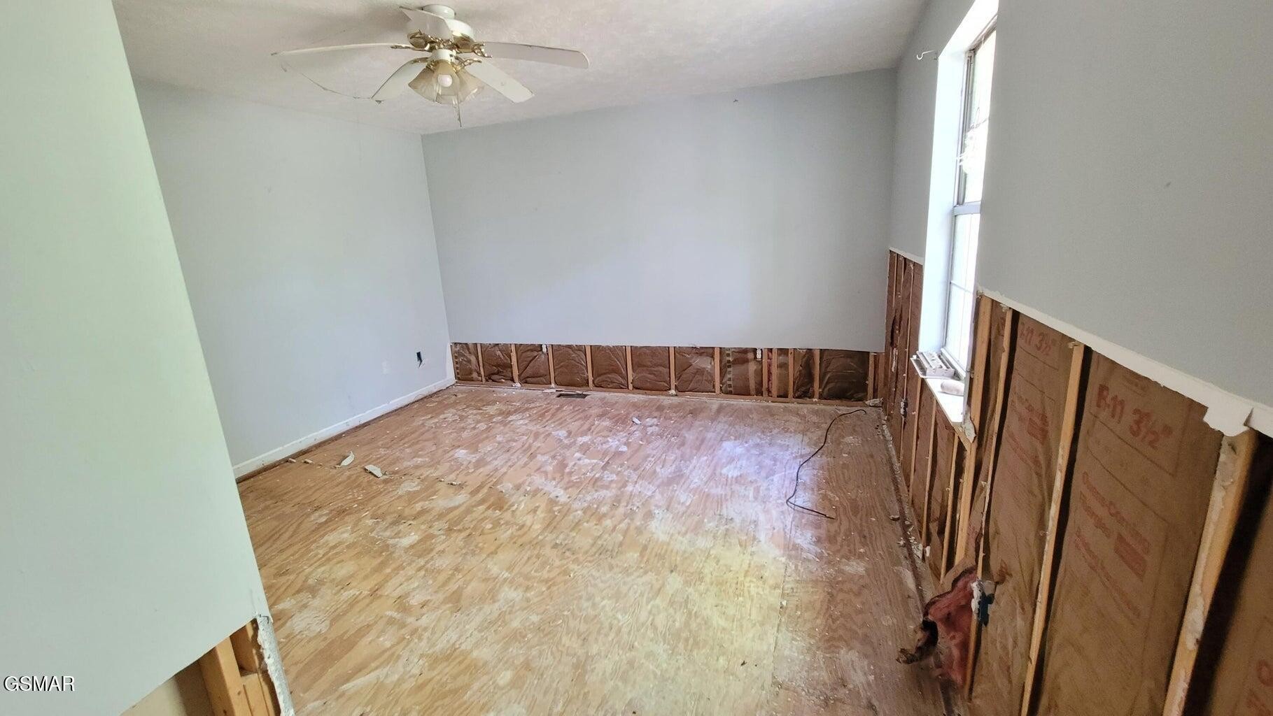263 West Price Road Dandridge, TN 37725 - Photo 10 of 33 Gallery Image 10
