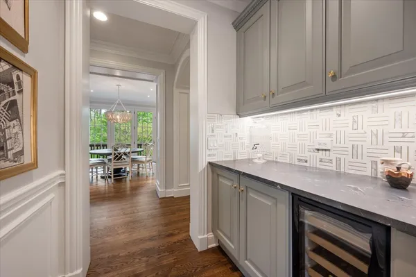 $3,995,000 | 930 Woodland Drive, Glenview, IL 60025