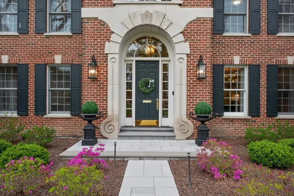 $3,995,000 | 930 Woodland Drive, Glenview, IL 60025