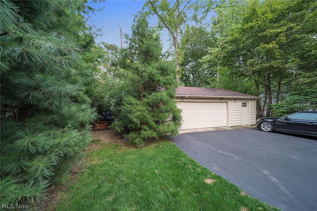 2643 Kerwick Road Cleveland, OH 44118 - Photo 28 of 33 Gallery Image 28