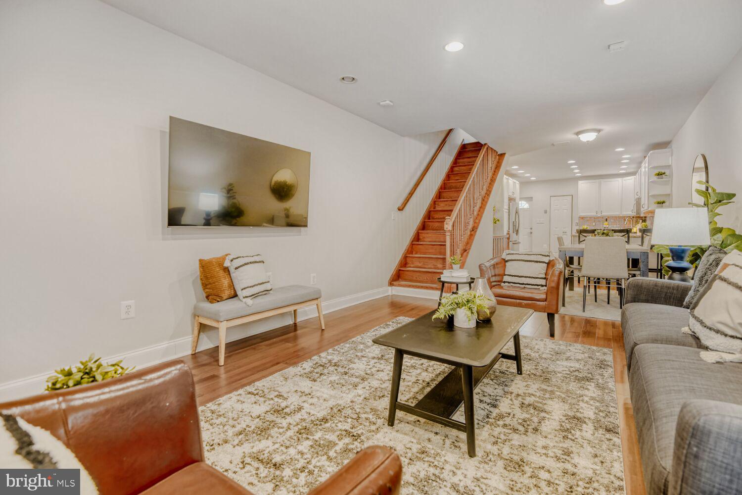 4126 Falls Road Baltimore, MD 21211 - Photo 3 of 31