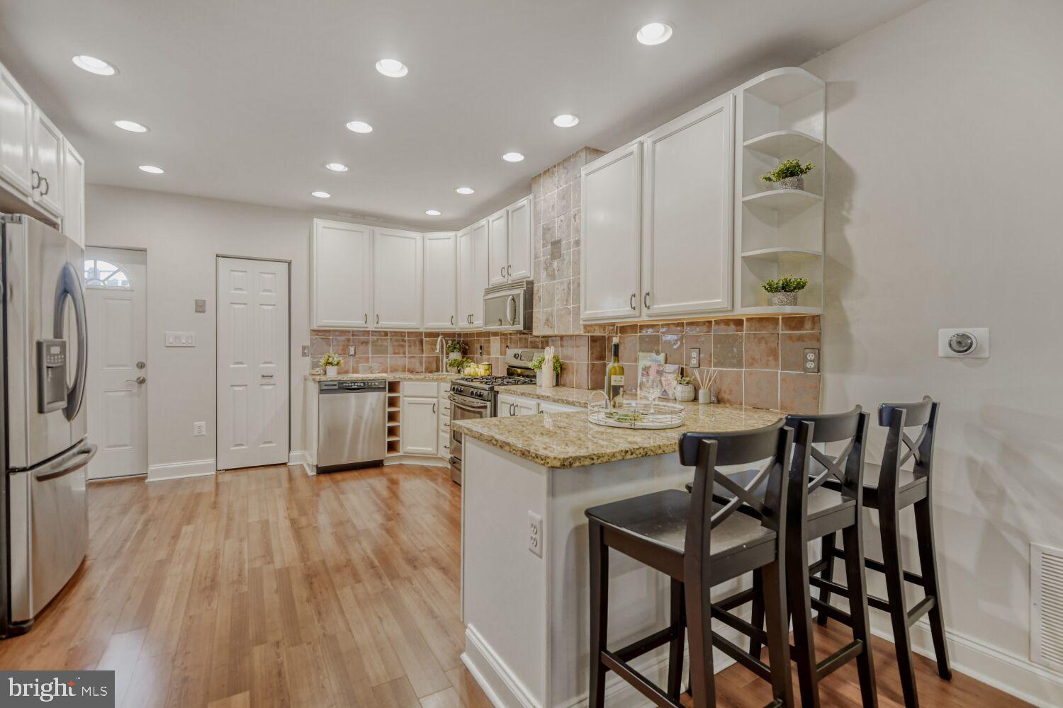 4126 Falls Road Baltimore, MD 21211 - Photo 6 of 31