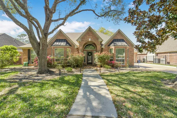 $2,995 | 1122 Wellshire Drive, Katy, TX 77494