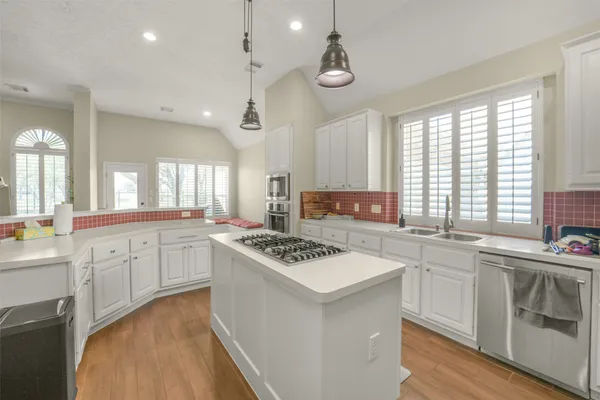 $2,995 | 1122 Wellshire Drive, Katy, TX 77494