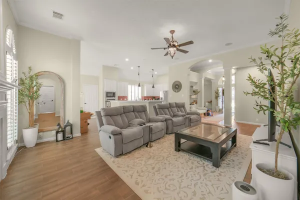 $2,995 | 1122 Wellshire Drive, Katy, TX 77494