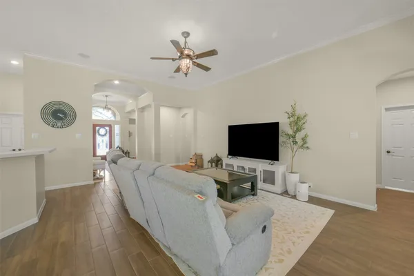 $2,995 | 1122 Wellshire Drive, Katy, TX 77494