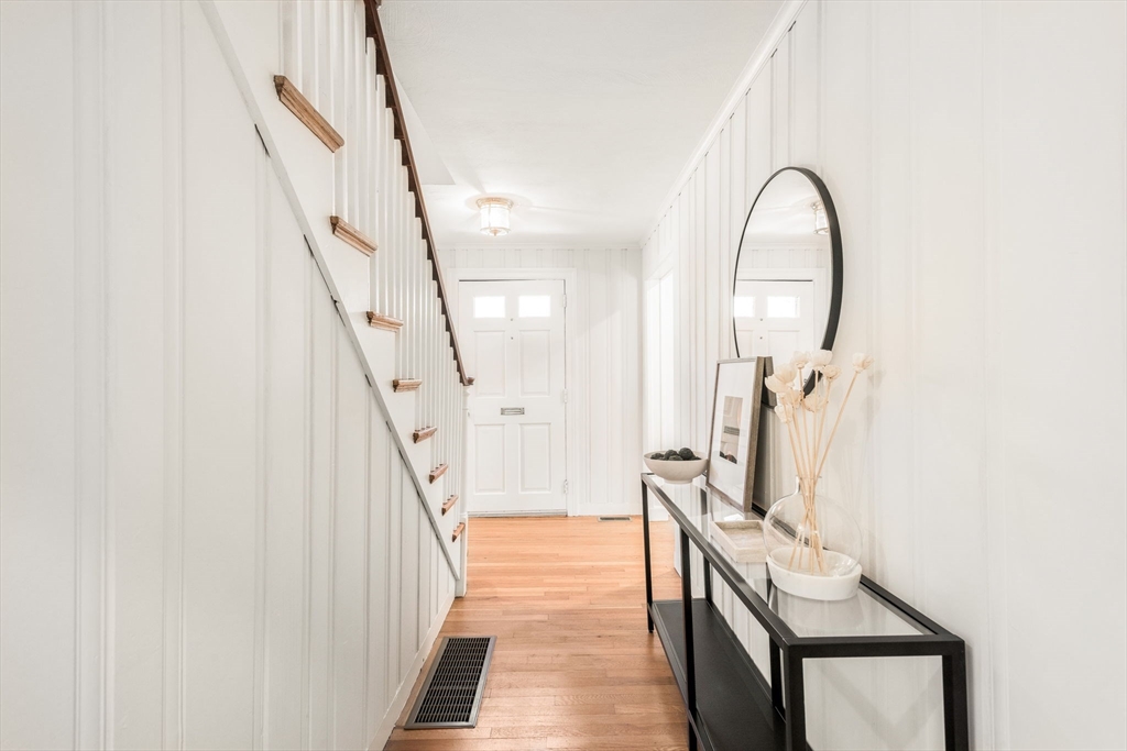 63 Hawthorn Avenue Needham, MA 02492 - Photo 4 of 36