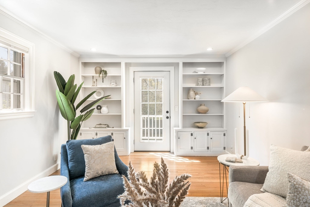 63 Hawthorn Avenue Needham, MA 02492 - Photo 7 of 36