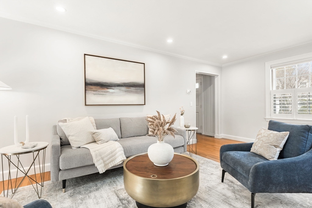 63 Hawthorn Avenue Needham, MA 02492 - Photo 8 of 36