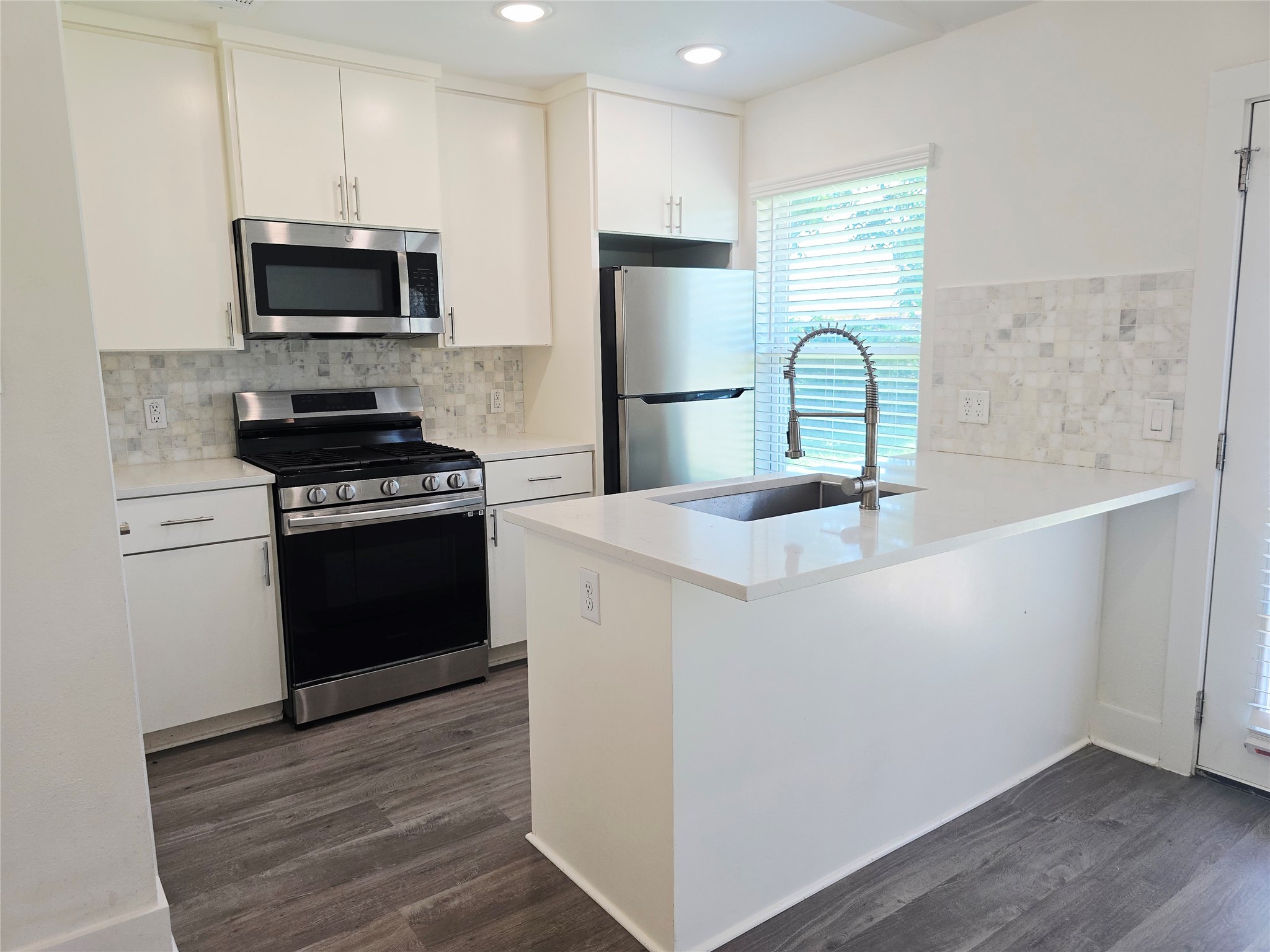 6103 Calmar Cove Austin, TX 78721 - Photo 16 of 20