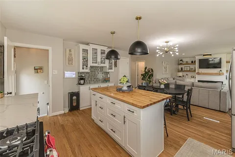 $425,000 | 7032 Lansdowne Avenue, St. Louis, MO 63109