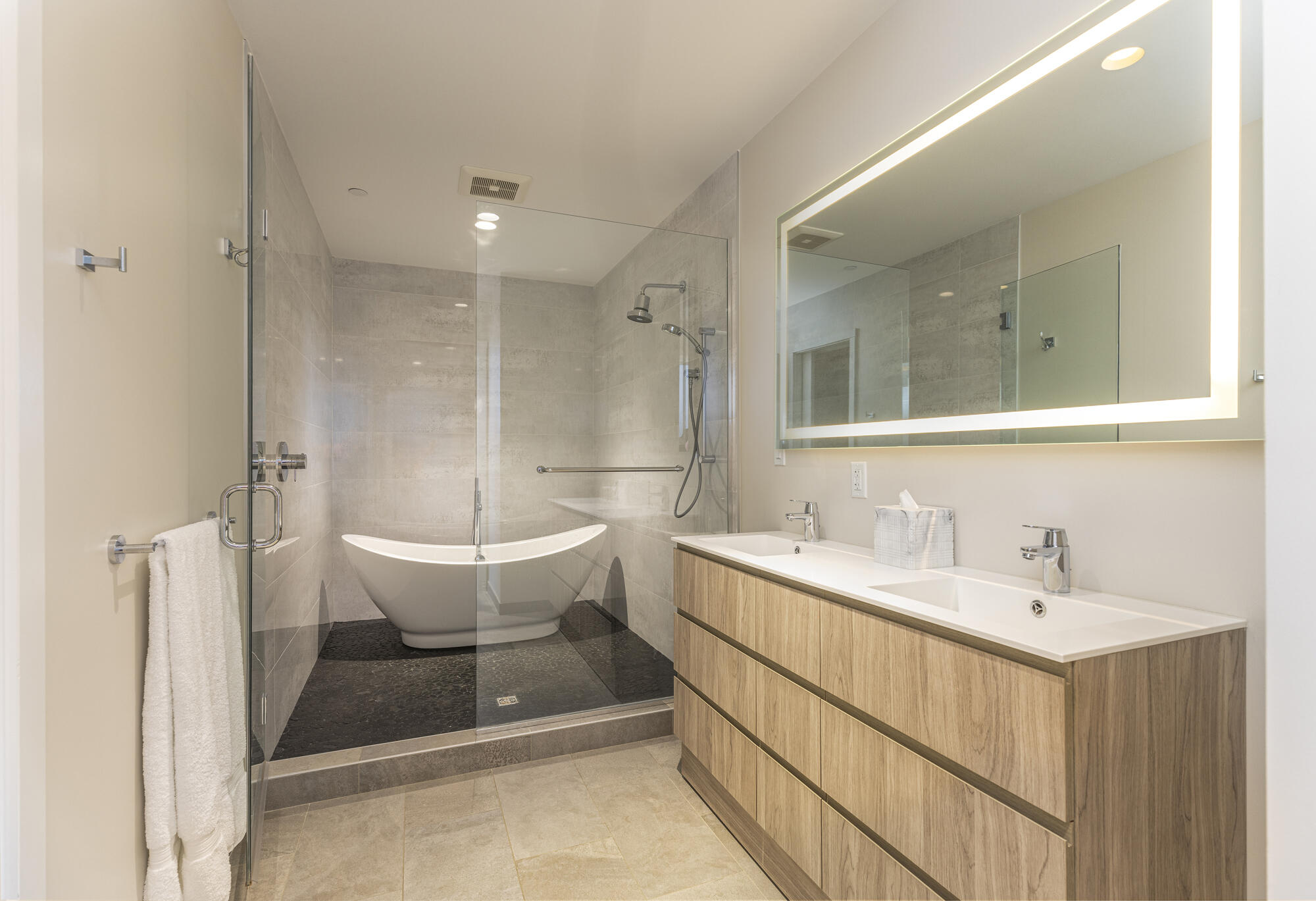99 Federal Street, Unit 501 Portland, ME 04101 - Photo 23 of 55 Primary Bath