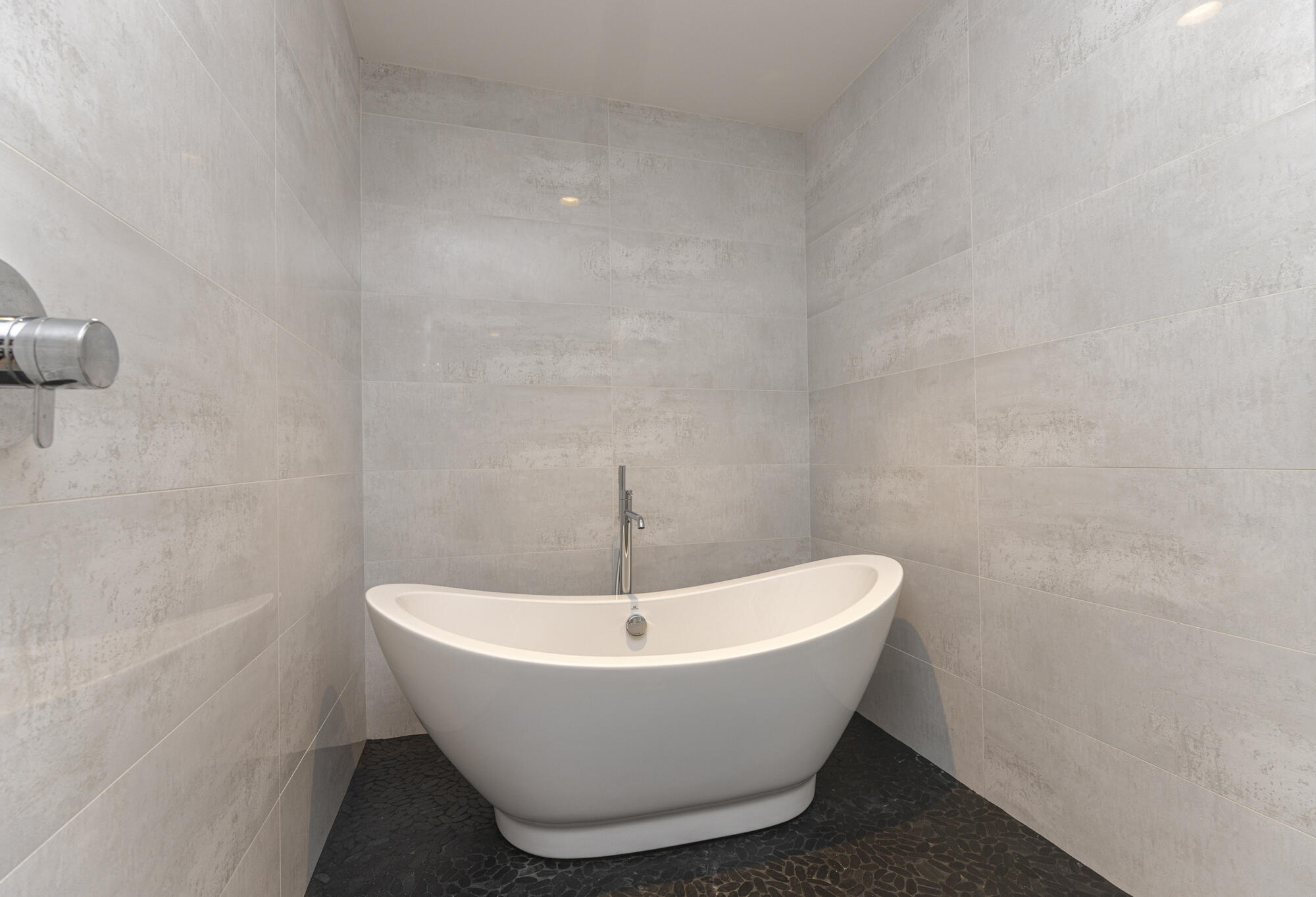 99 Federal Street, Unit 501 Portland, ME 04101 - Photo 24 of 55 Pimary Bath
