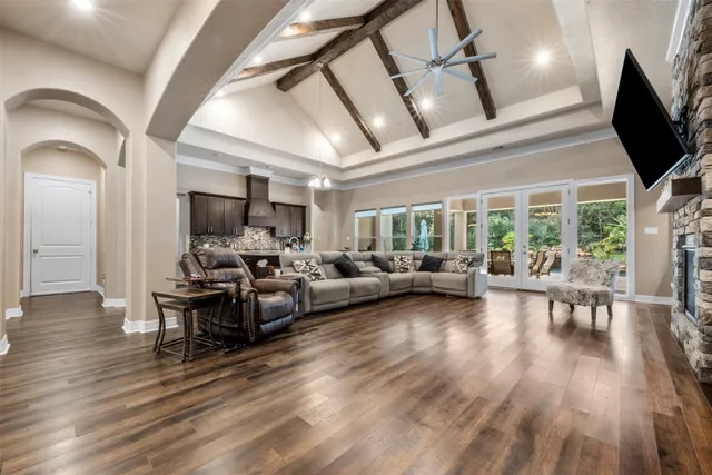 $960,000 | 26214 Crown Court, Montgomery, TX 77316