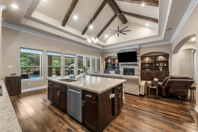 $960,000 | 26214 Crown Court, Montgomery, TX 77316