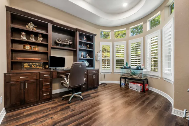 $960,000 | 26214 Crown Court, Montgomery, TX 77316