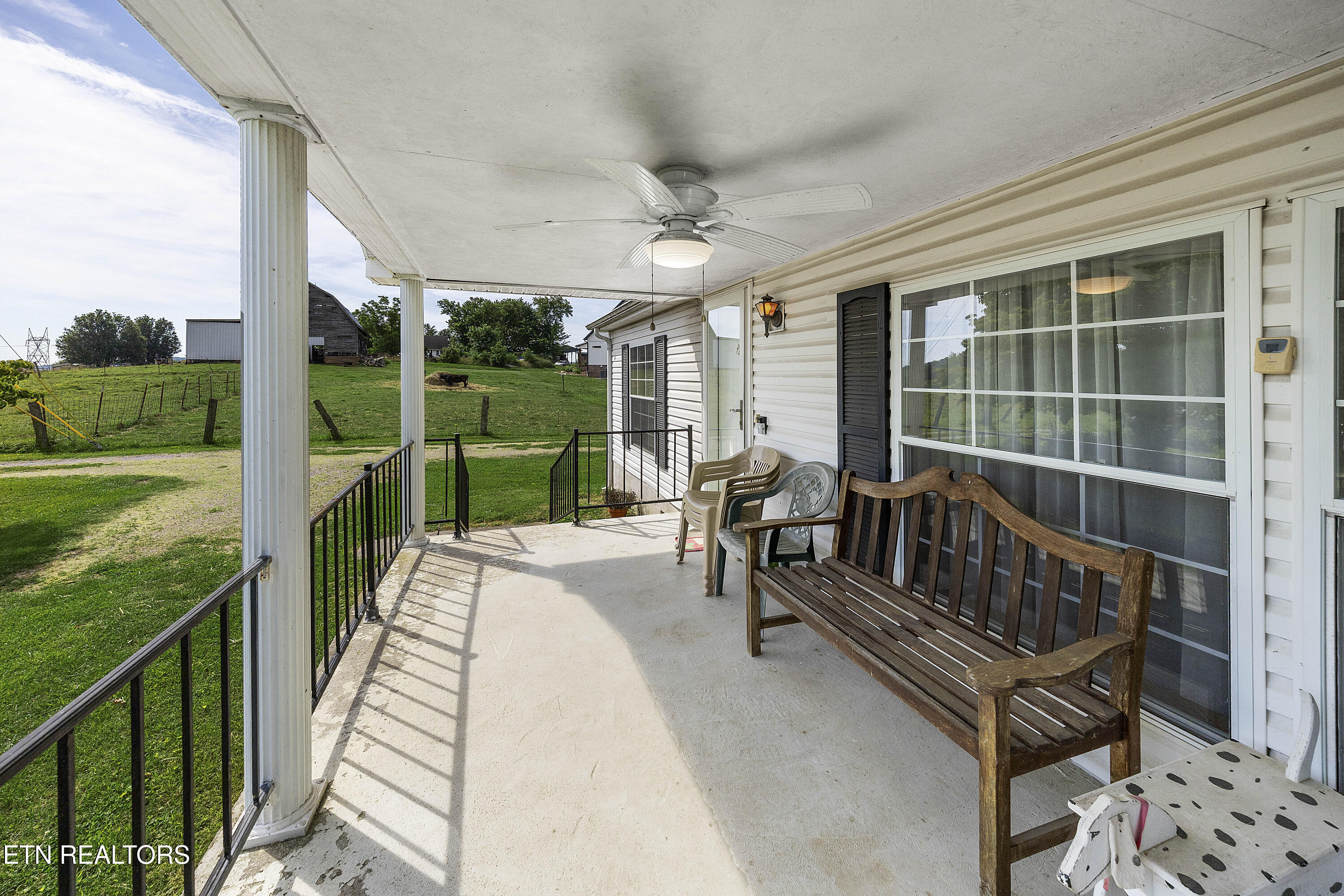 8125 Brickyard Road Powell, TN 37849 - Photo 4 of 34 L40A6164
