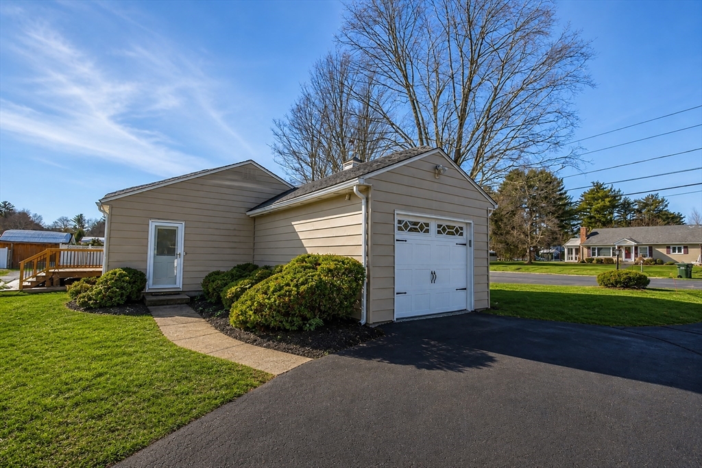 6 Brooklawn Road Wilbraham, MA 01095 - Photo 4 of 36 Gallery Image 4