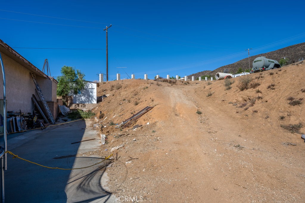 9555 1/2 Hierba Road Agua Dulce, CA 91390 - Photo 22 of 26 a view of a backyard