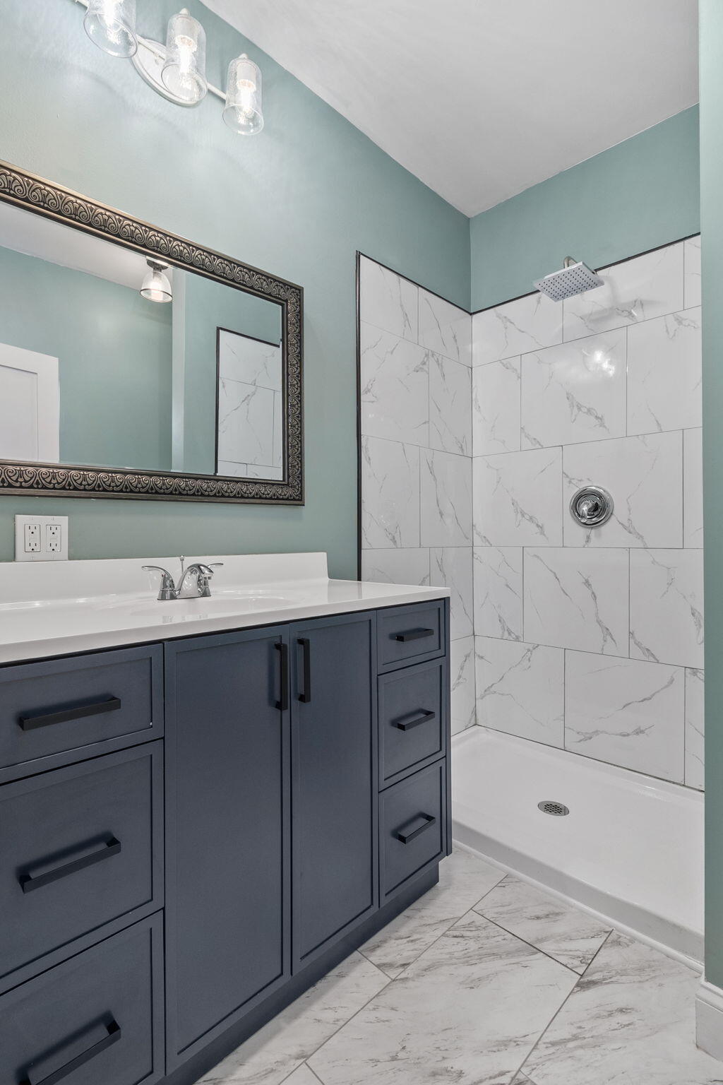 1607 East 50th Street Chattanooga, TN 37407 - Photo 27 of 38 Primary Bath