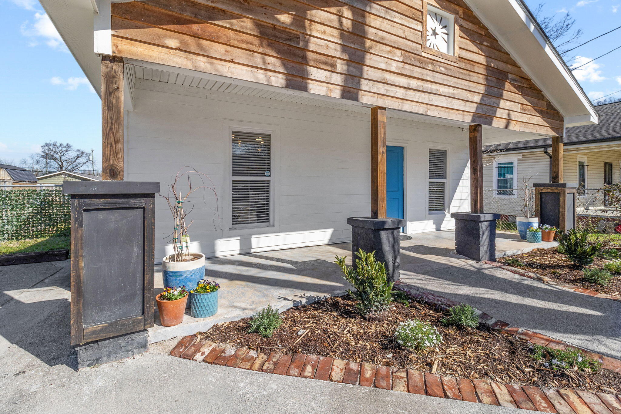 1607 East 50th Street Chattanooga, TN 37407 - Photo 4 of 38 freshly landscaped