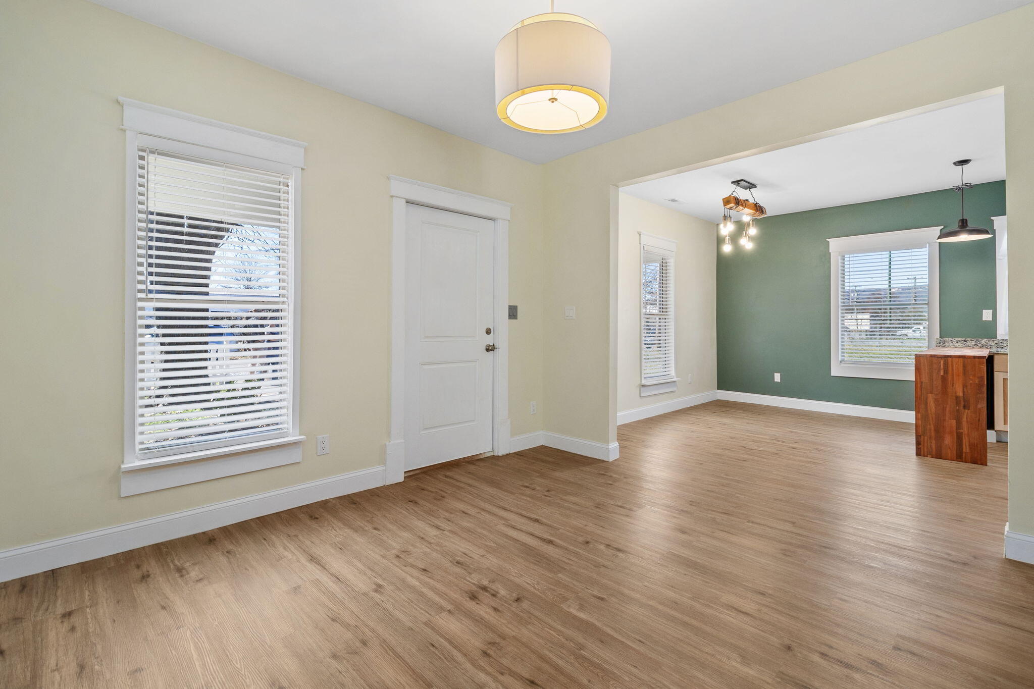 1607 East 50th Street Chattanooga, TN 37407 - Photo 8 of 38 Living Room at Front Entry