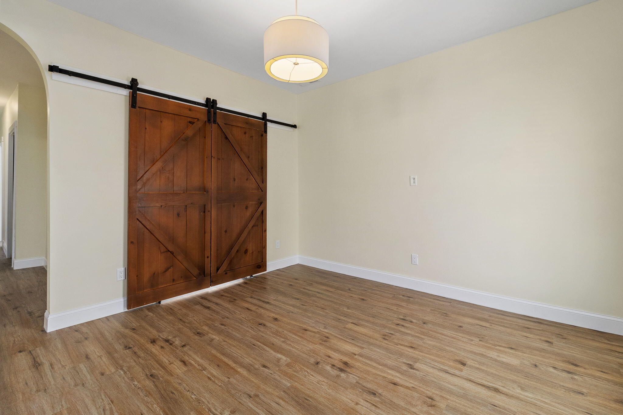 1607 East 50th Street Chattanooga, TN 37407 - Photo 10 of 38 Living Room
