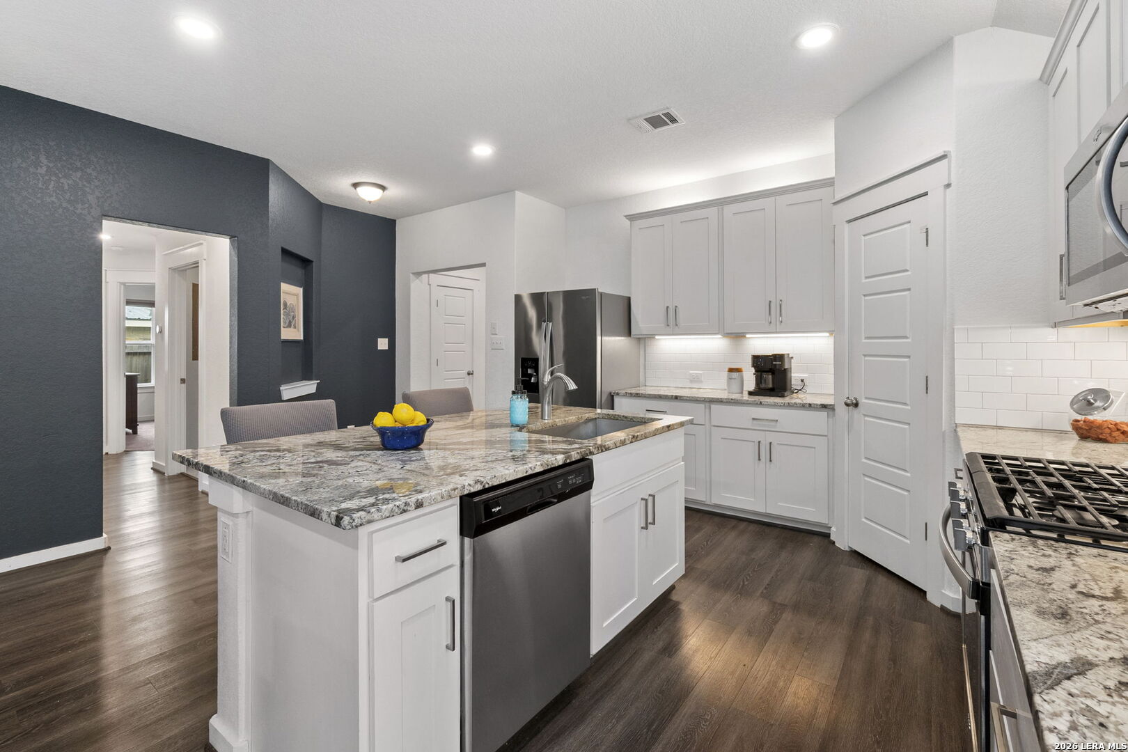 10635 Rosalina Loop Converse, TX 78109 - Photo 11 of 44