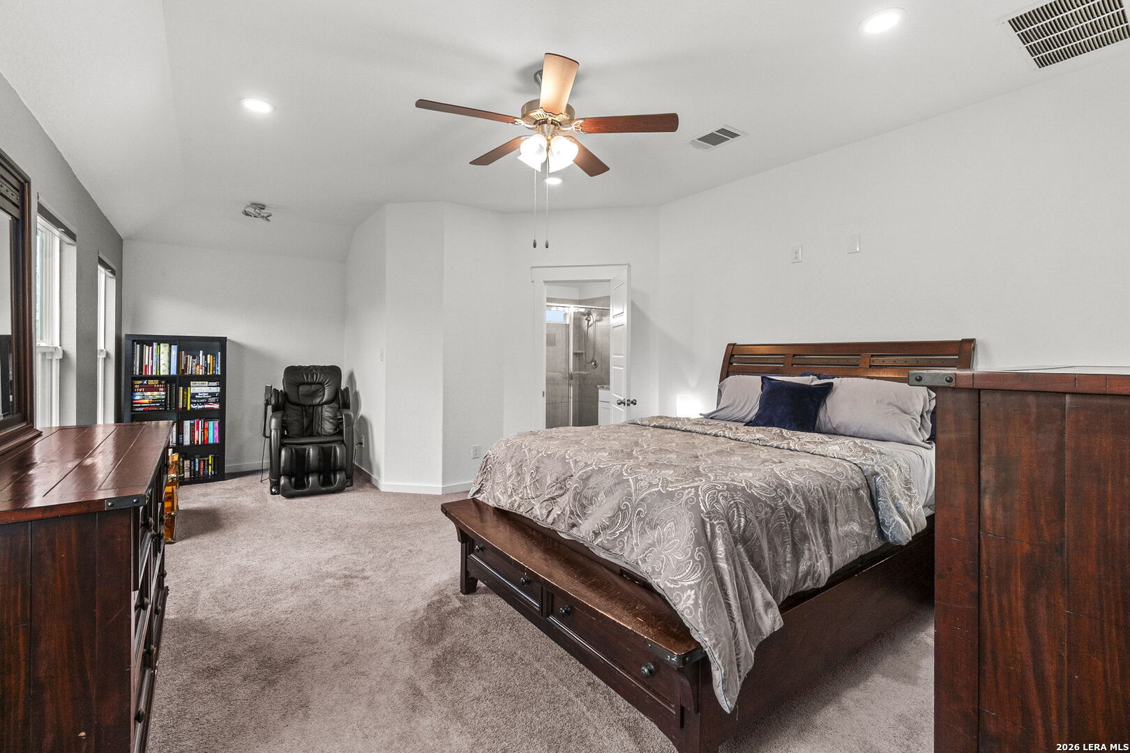 10635 Rosalina Loop Converse, TX 78109 - Photo 14 of 44