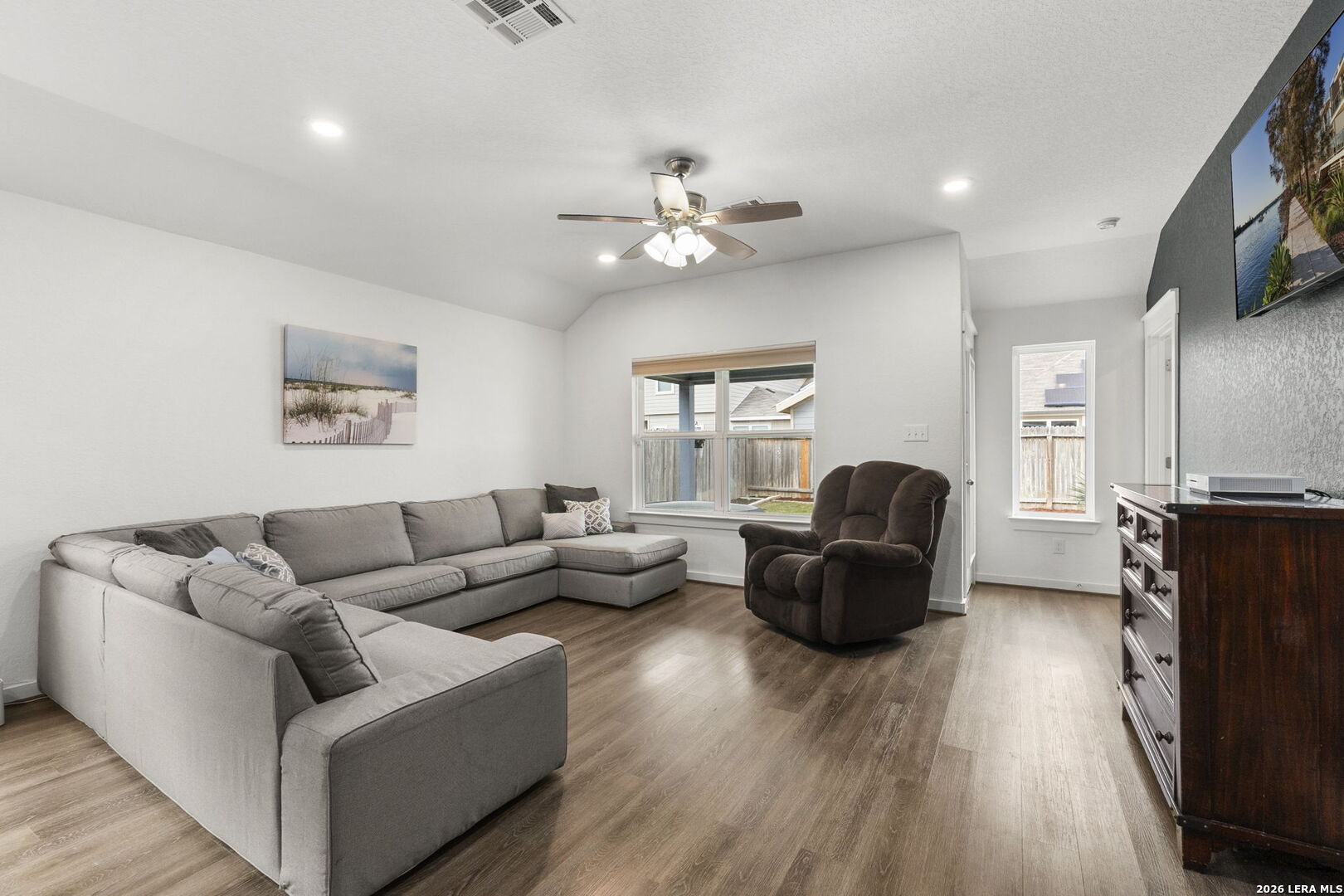 10635 Rosalina Loop Converse, TX 78109 - Photo 3 of 44