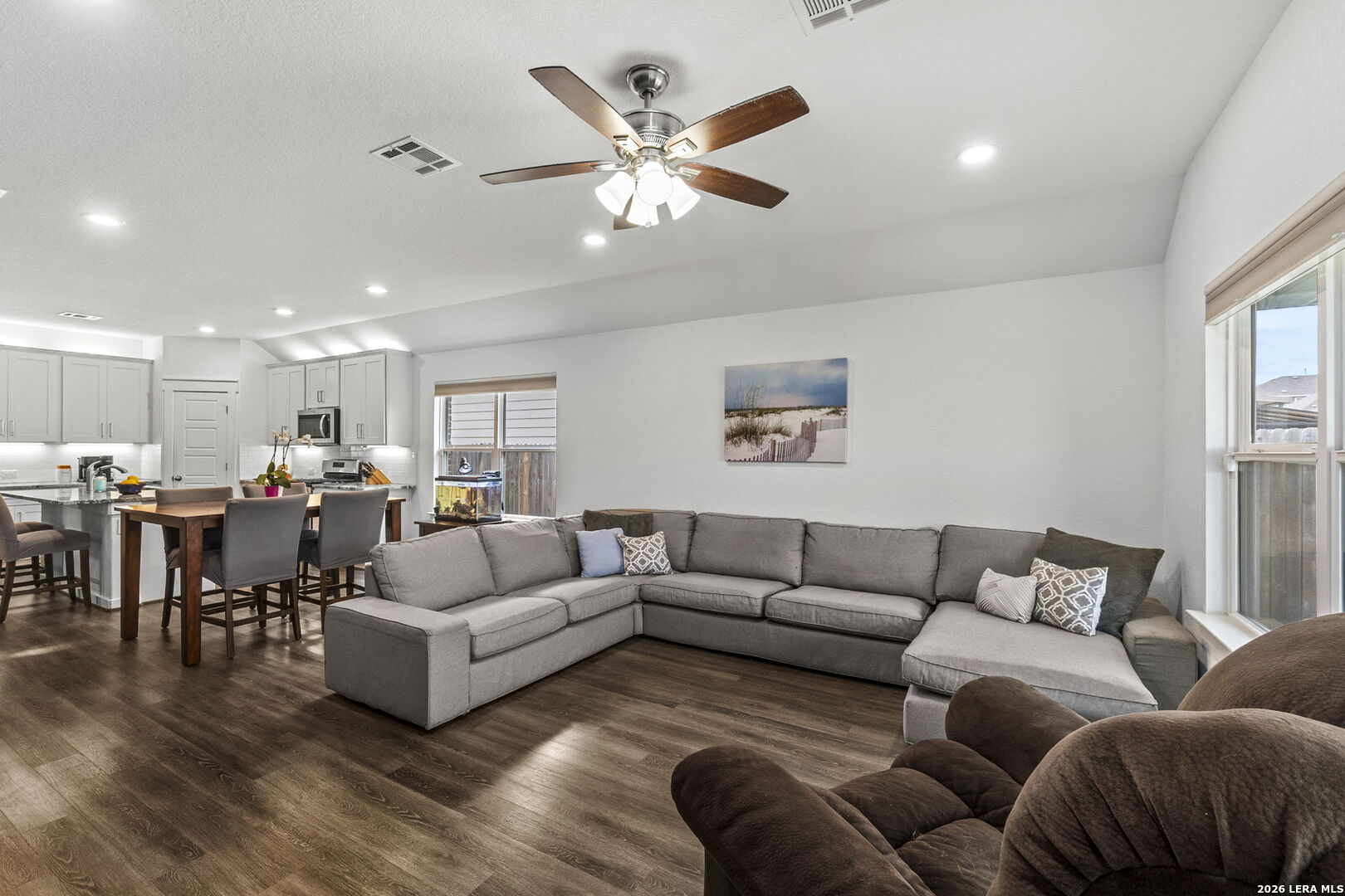 10635 Rosalina Loop Converse, TX 78109 - Photo 5 of 44