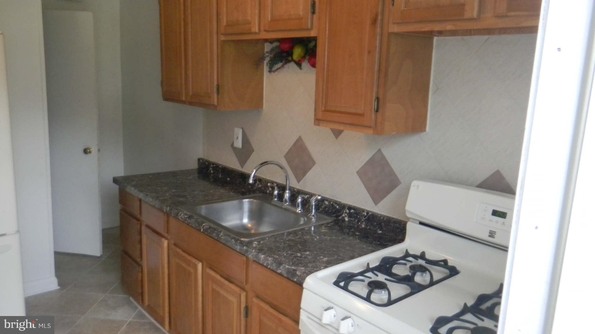 4856 Greencrest Road Baltimore, MD 21206 - Photo 14 of 25 Kitchen