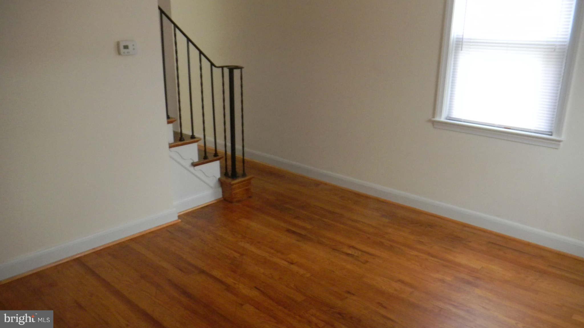 4856 Greencrest Road Baltimore, MD 21206 - Photo 5 of 25 Living Room
