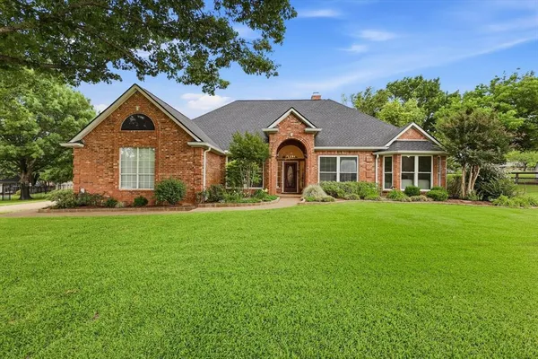 $998,000 | 122 Chapel Hill Drive, Double Oak, TX 75077