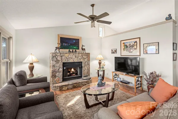 $695,000 | 405 Glen Echo Circle, Saluda, NC 28773