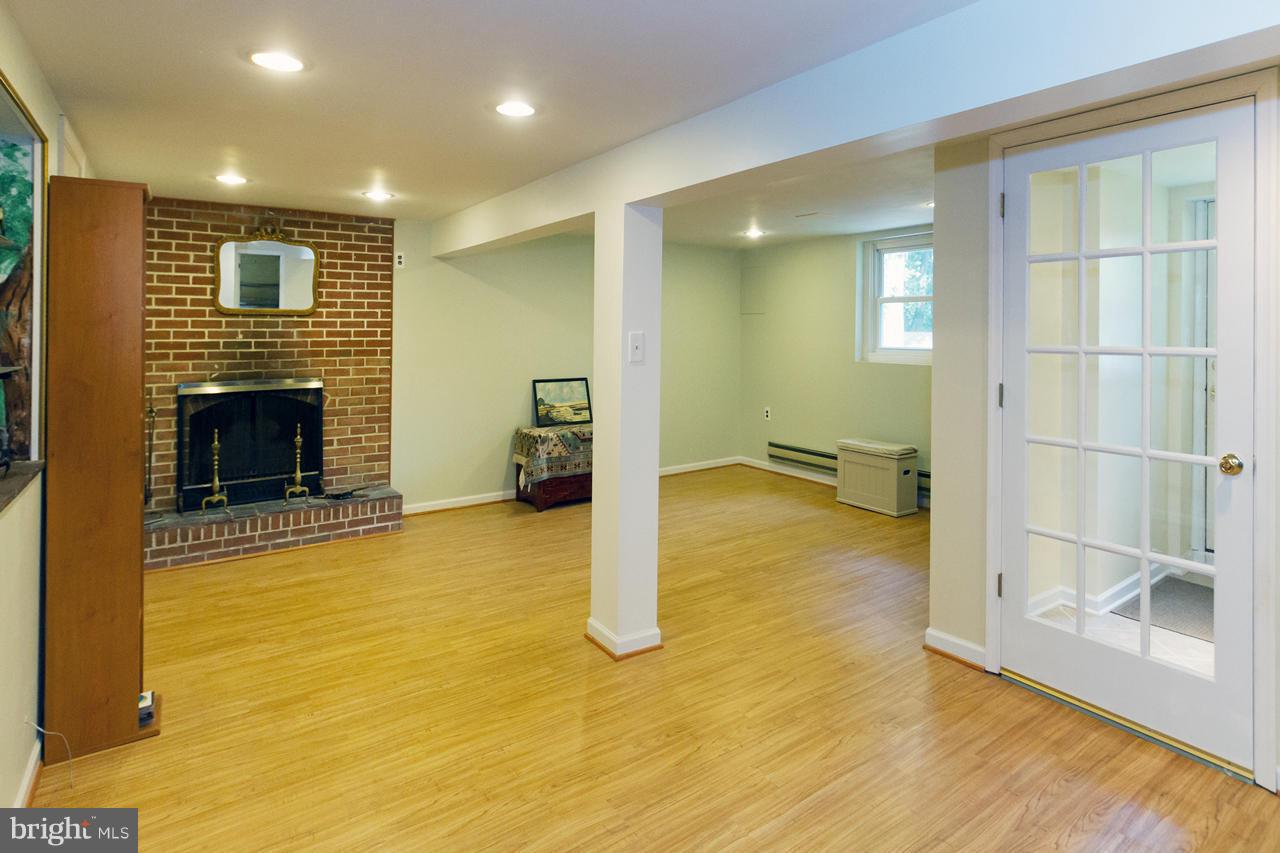 2406 Houcks Mill Road Monkton, MD 21111 - Photo 15 of 27 Family Room