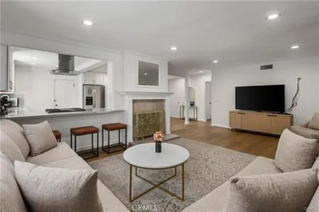 $1,359,000 | 22335 Kittridge Street, Woodland Hills, CA 91303